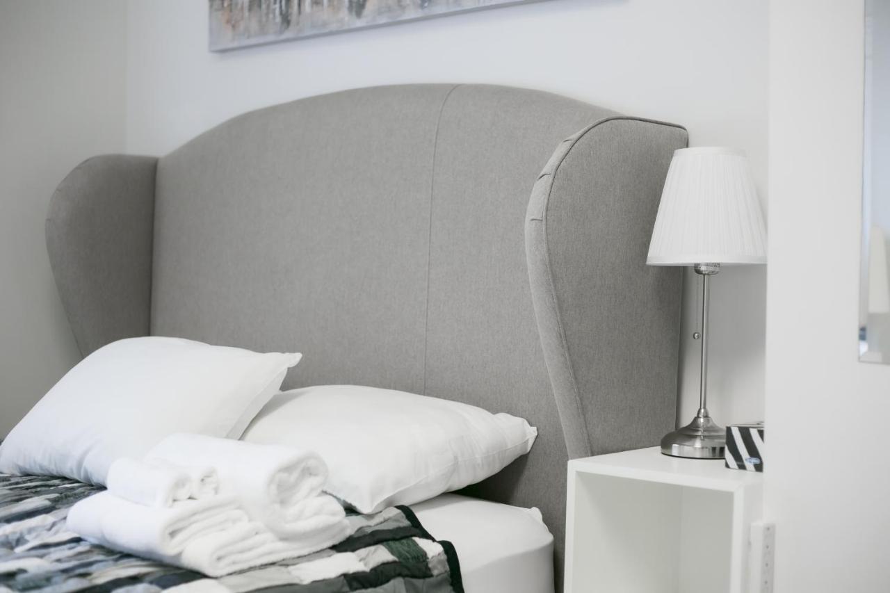 Auberge & Hotel Montreal Espace Confort Екстериор снимка
