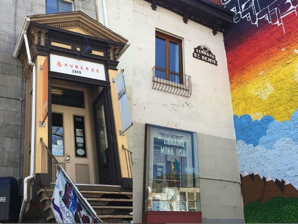 Auberge & Hotel Montreal Espace Confort Екстериор снимка