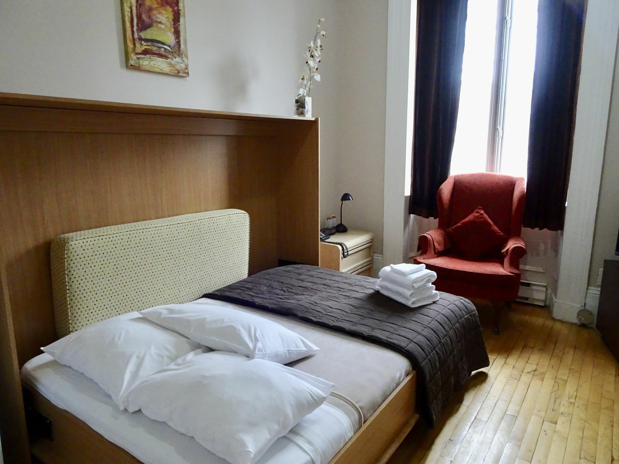 Auberge & Hotel Montreal Espace Confort Екстериор снимка