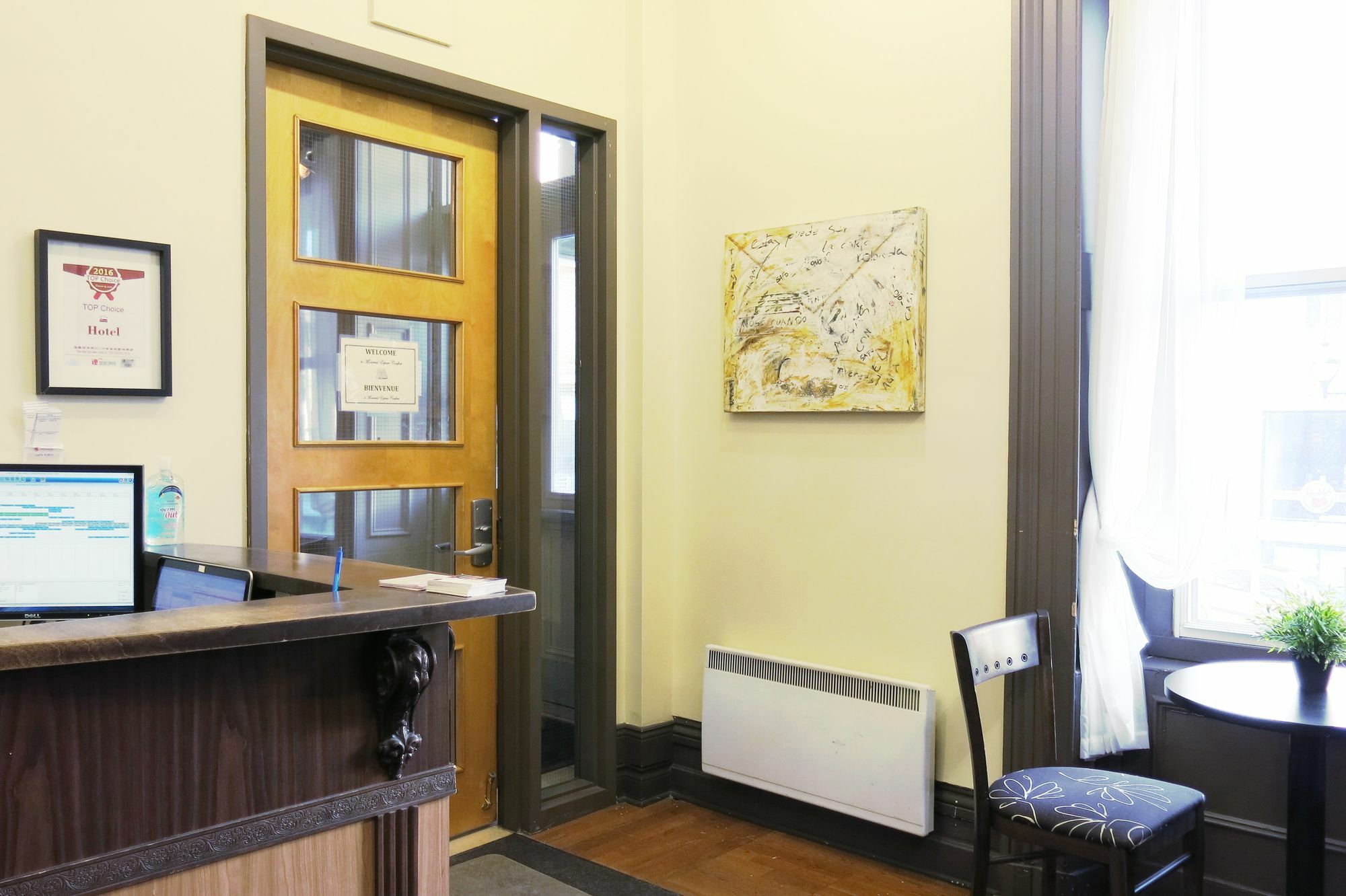 Auberge & Hotel Montreal Espace Confort Екстериор снимка