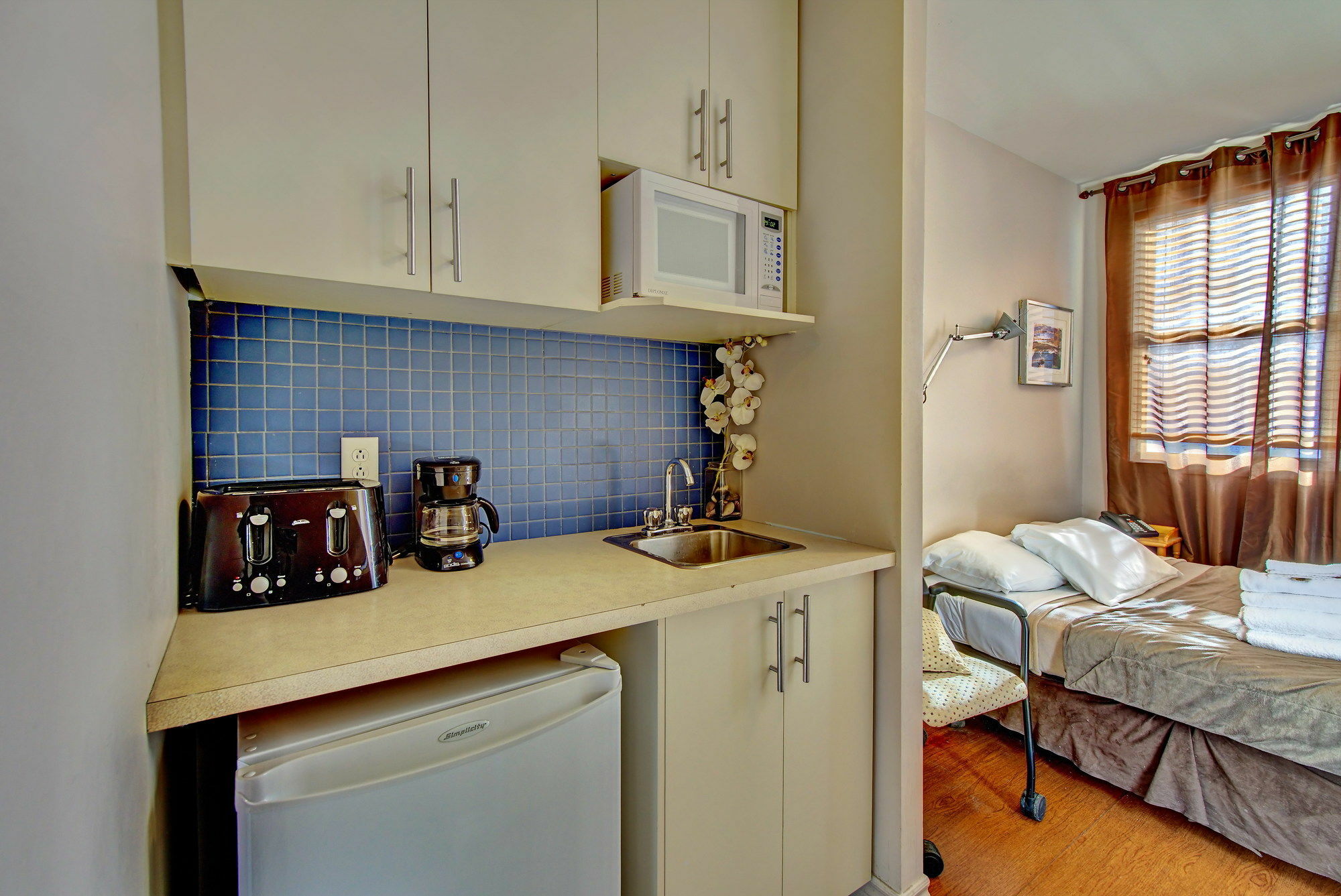 Auberge & Hotel Montreal Espace Confort Екстериор снимка