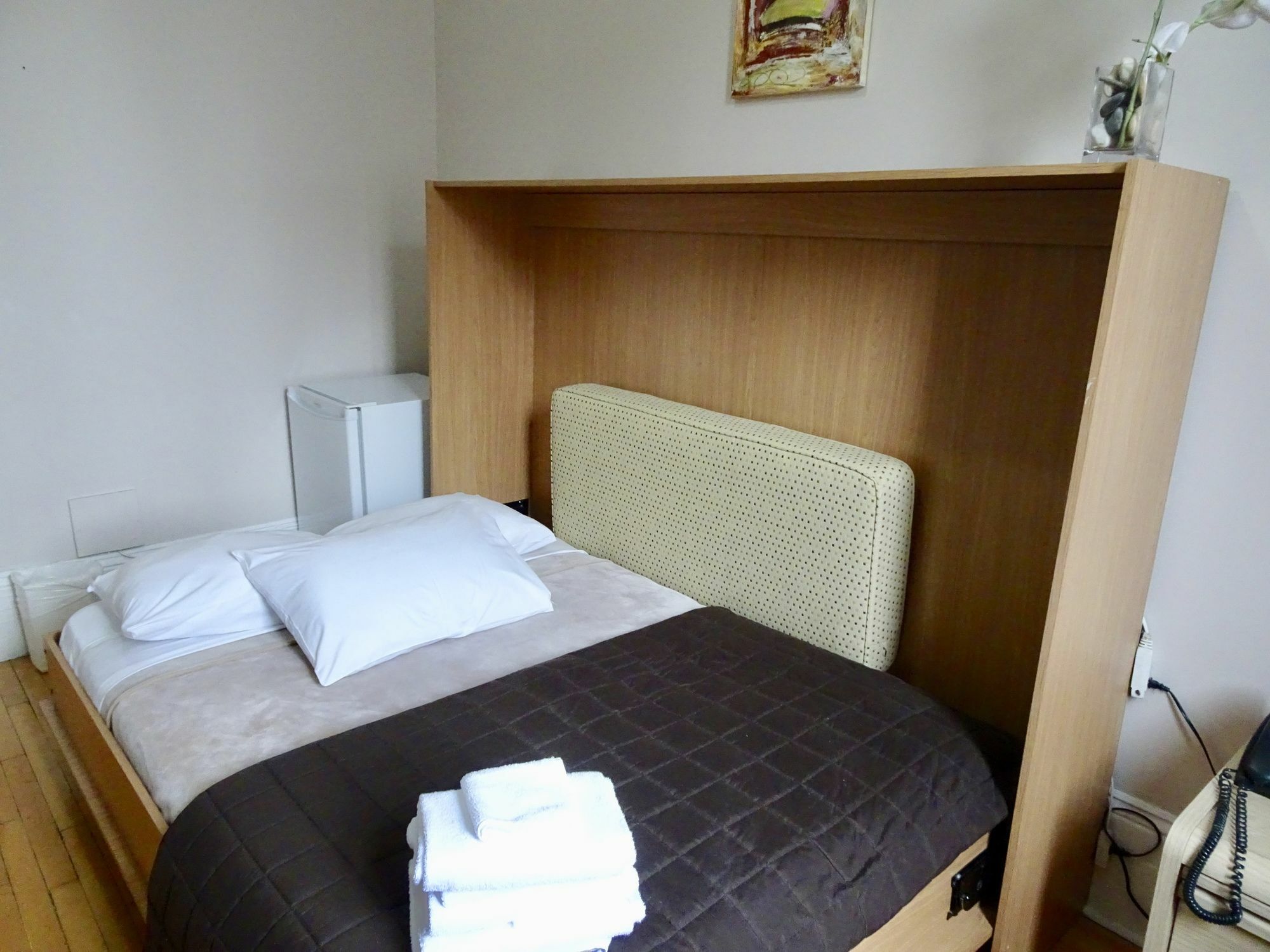 Auberge & Hotel Montreal Espace Confort Екстериор снимка